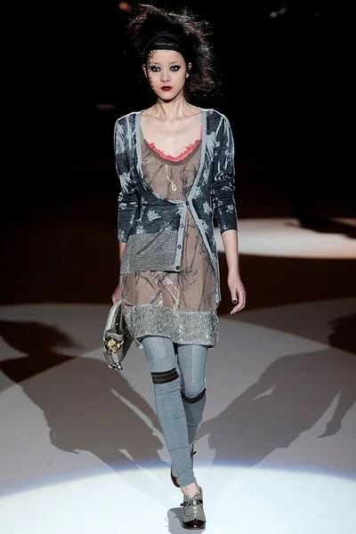 Look 28